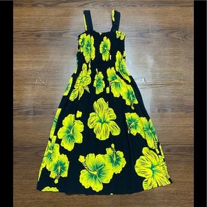 Big girls Hawaiian dress, in great condition.